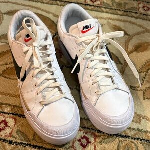 Nike White and Black Women's Sneakers